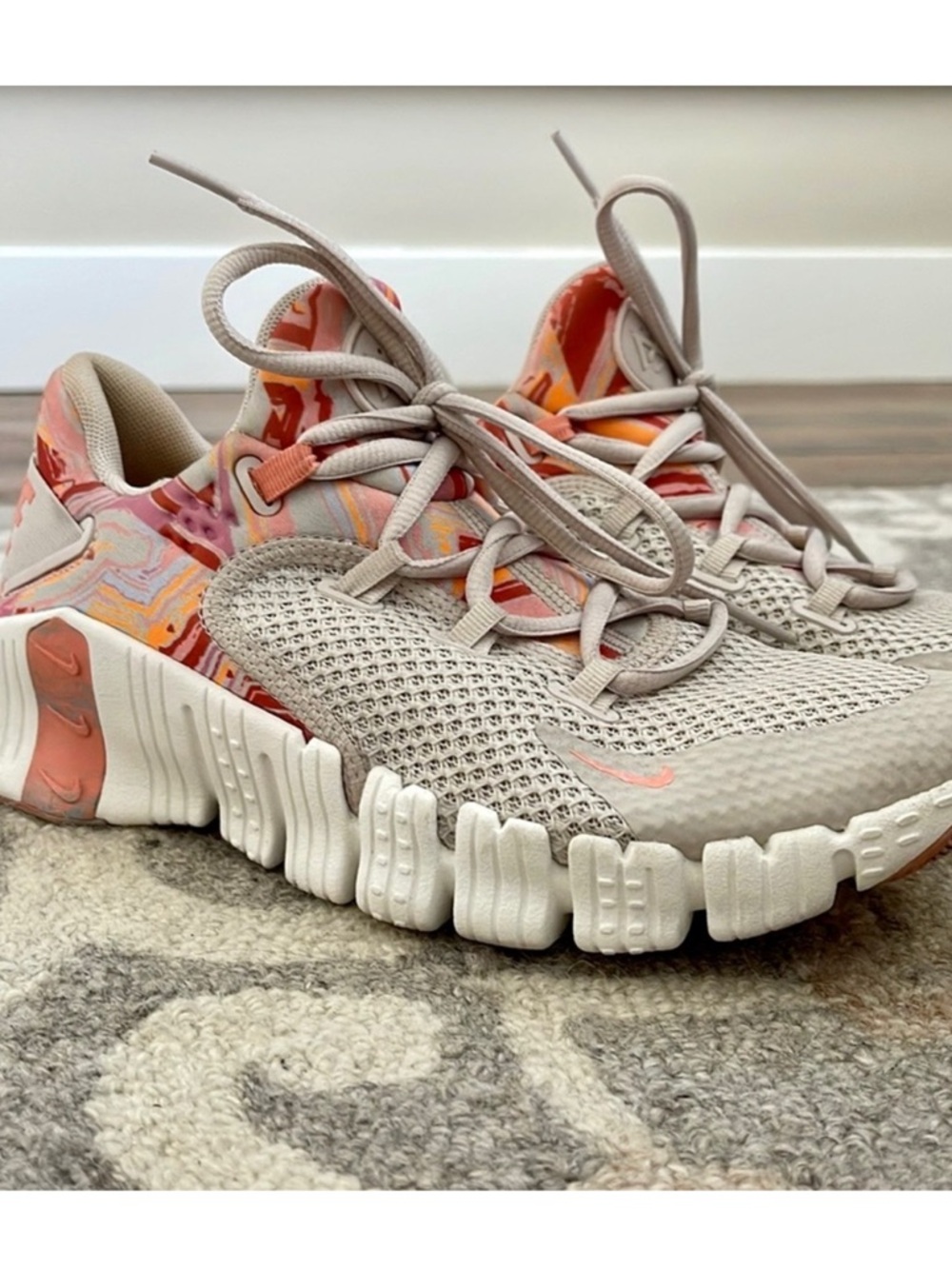 Nike Women's Athletic Shoes Pink White Gray Metcon size 9 watercolor - Picture 10 of 10